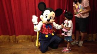 Meeting Talking Mickey Mouse at Disney World !!