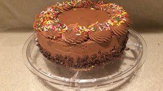 In this video, you will see how to make a yellow cake with chocolate
frosting. check out my channel for more amazing recipes:
https://m./channel/u...