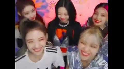 Sorry BUT next #itzy #swipe