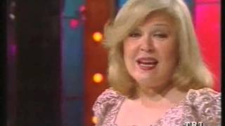 Nesri̇n Si̇pahi̇ - Aşk Denilen Ateşe Yanalımmı