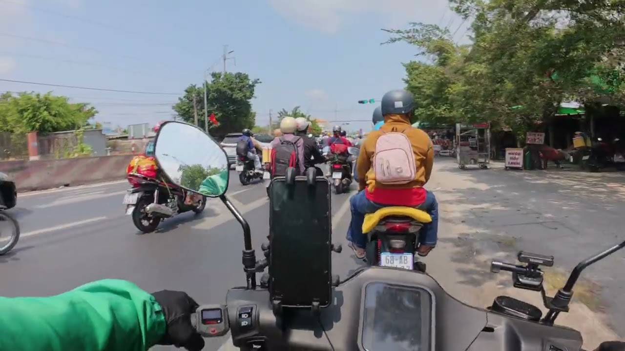 Tui chạy grab hay đi phượt đây haiz :))))))