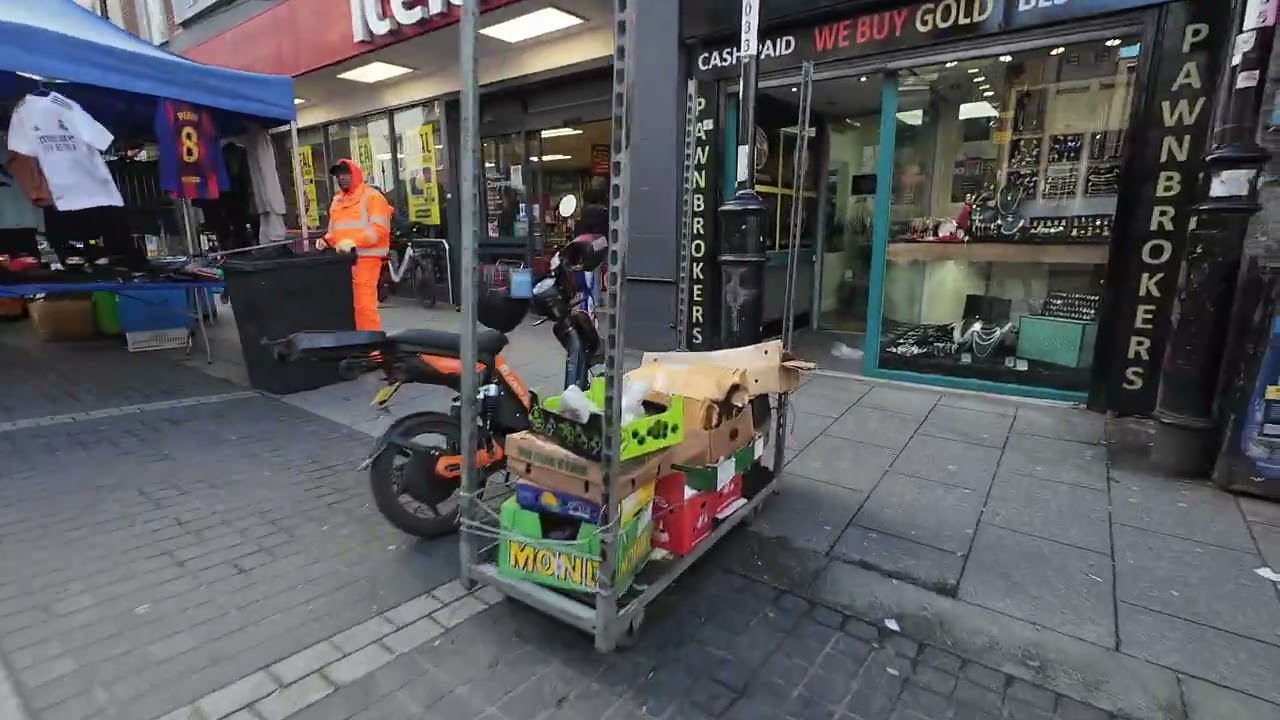 Пара доставок утром