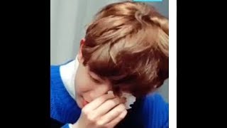 2 minutes of Golden Child Donghyun wiping his tears