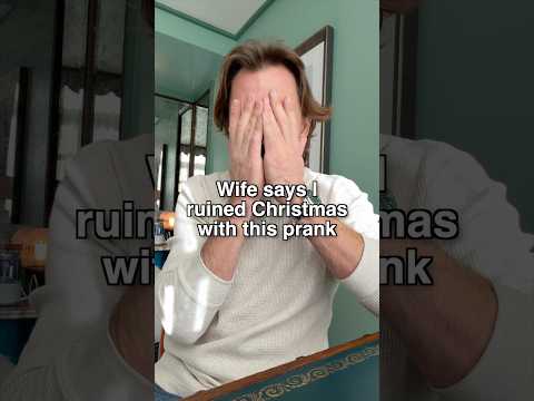 I saw Mommy kicking Santa‘s butt. 😬￼