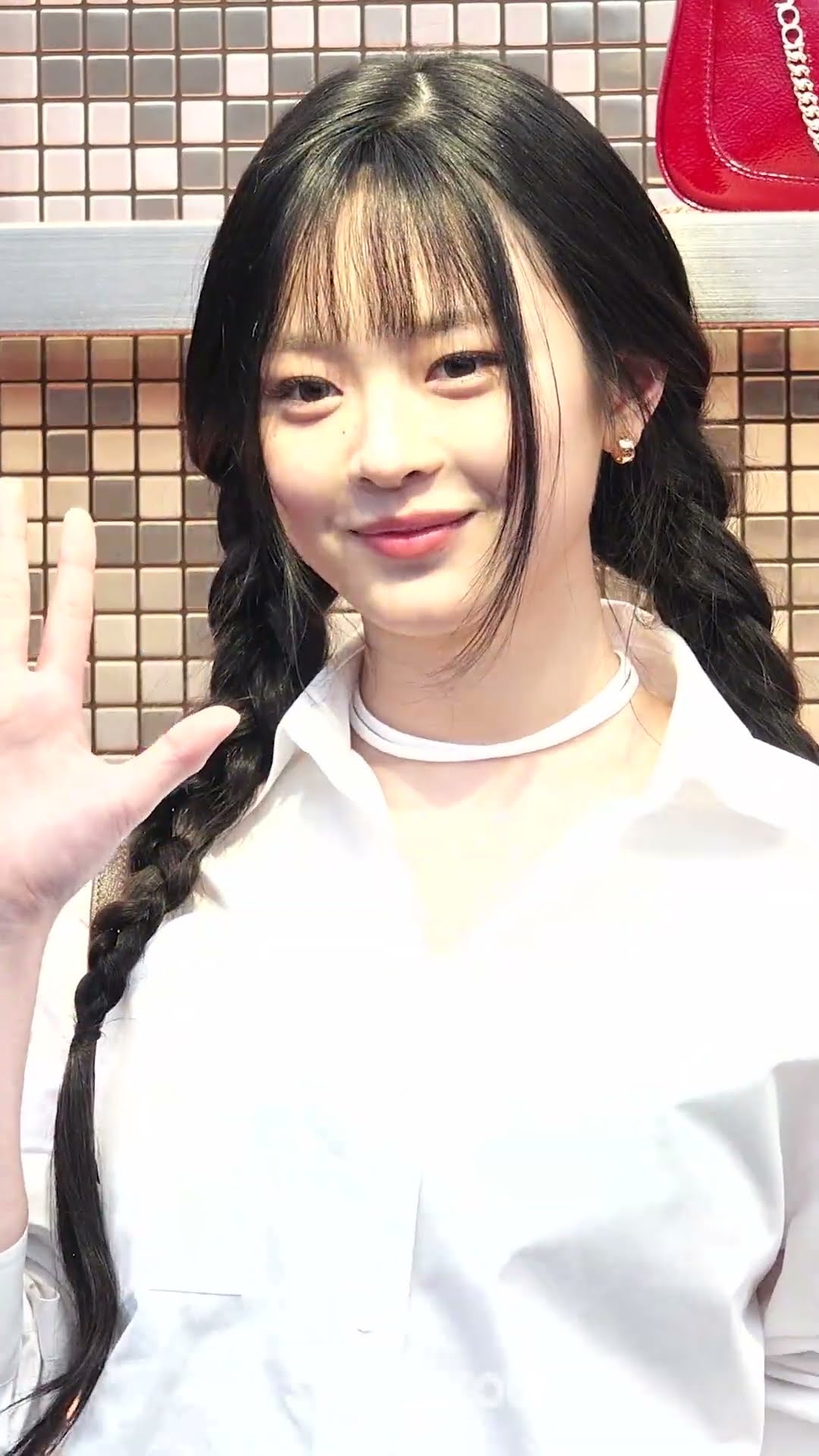 뉴진스 하니, 국정감사 이후 첫 공식석상 '밝은 미소'