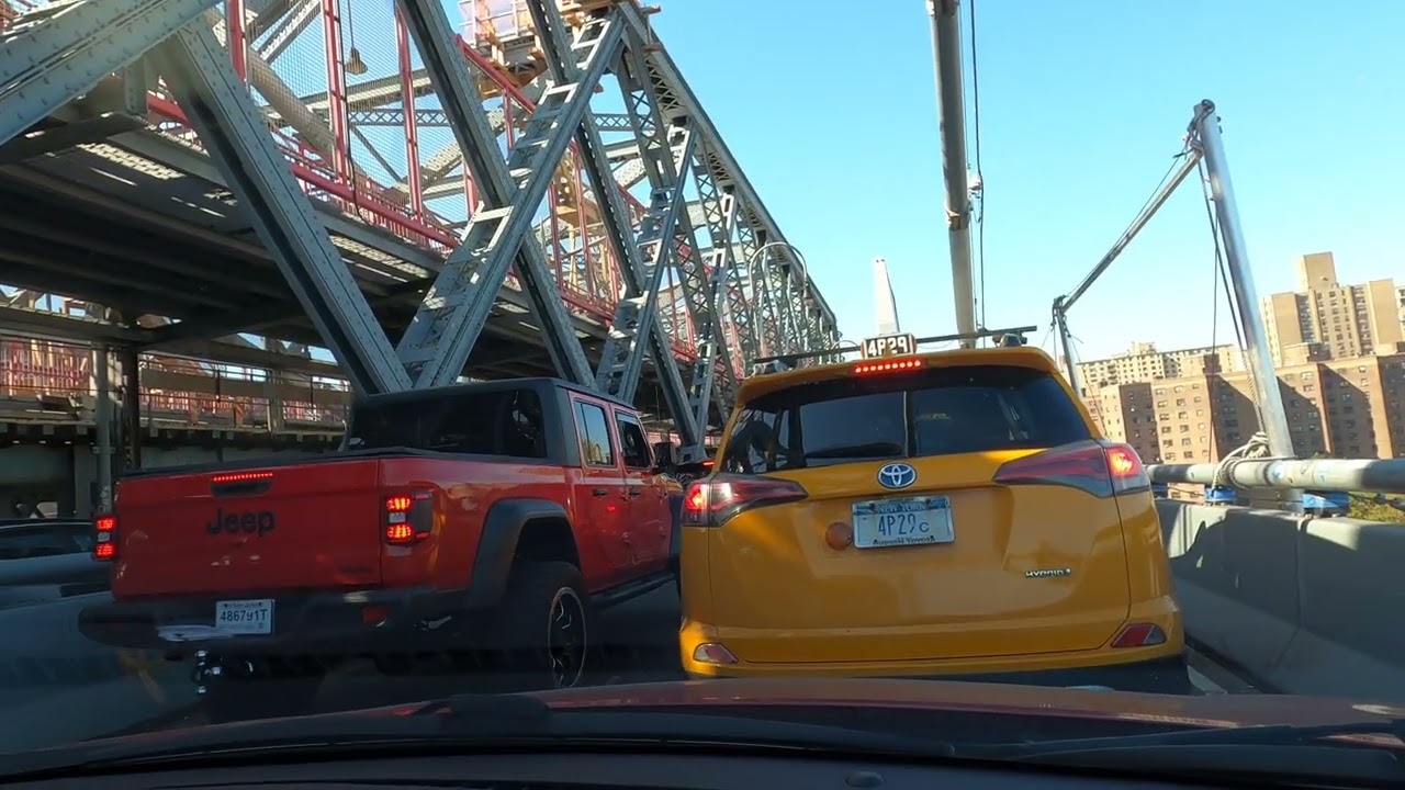 Crossing the Williamsburg Bridge in heavy traffic from Brooklyn into Manhattan - October 22 2022