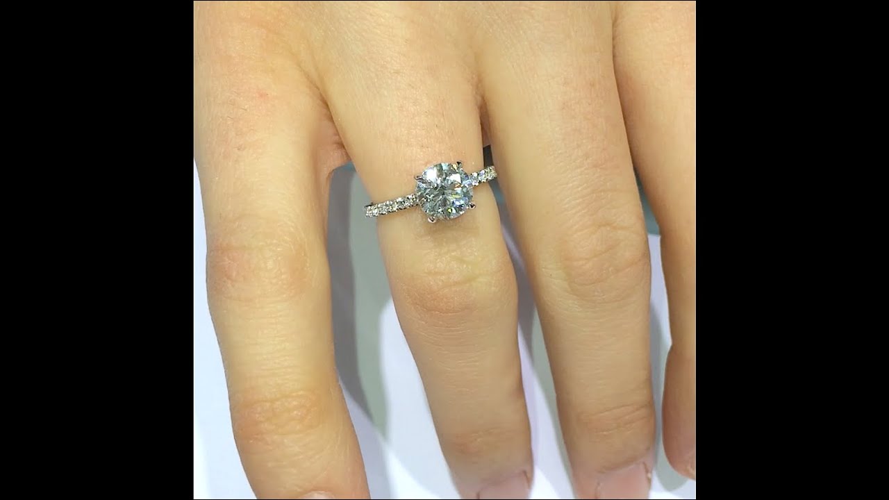 Round engagement rings thin band
