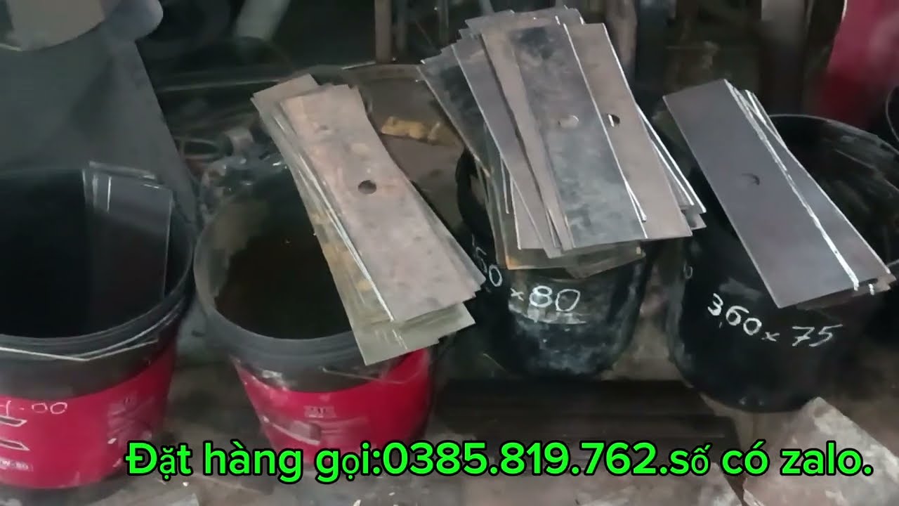 Sản xuất làm lưỡi phát cỏ chế từ lưỡi cưa xẻ gỗ liên tục đủ cung cấp thị trường bắc trung nam.