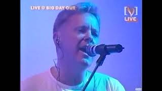 New Order - Crystal (Big Day Out , Australia, 18.01.02. - 5.02.02.)