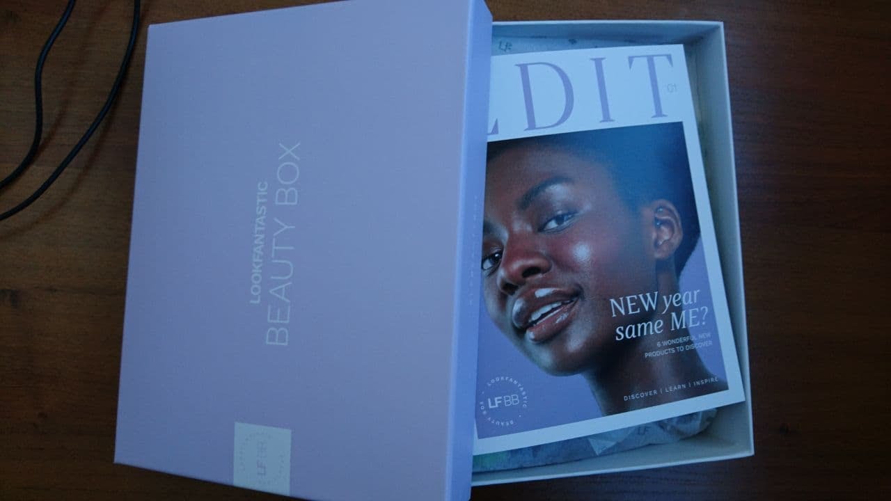 Распаковка бьюти бокса  beauty box лукфантастик lookfantastic январь january 2021 😊💕🎈