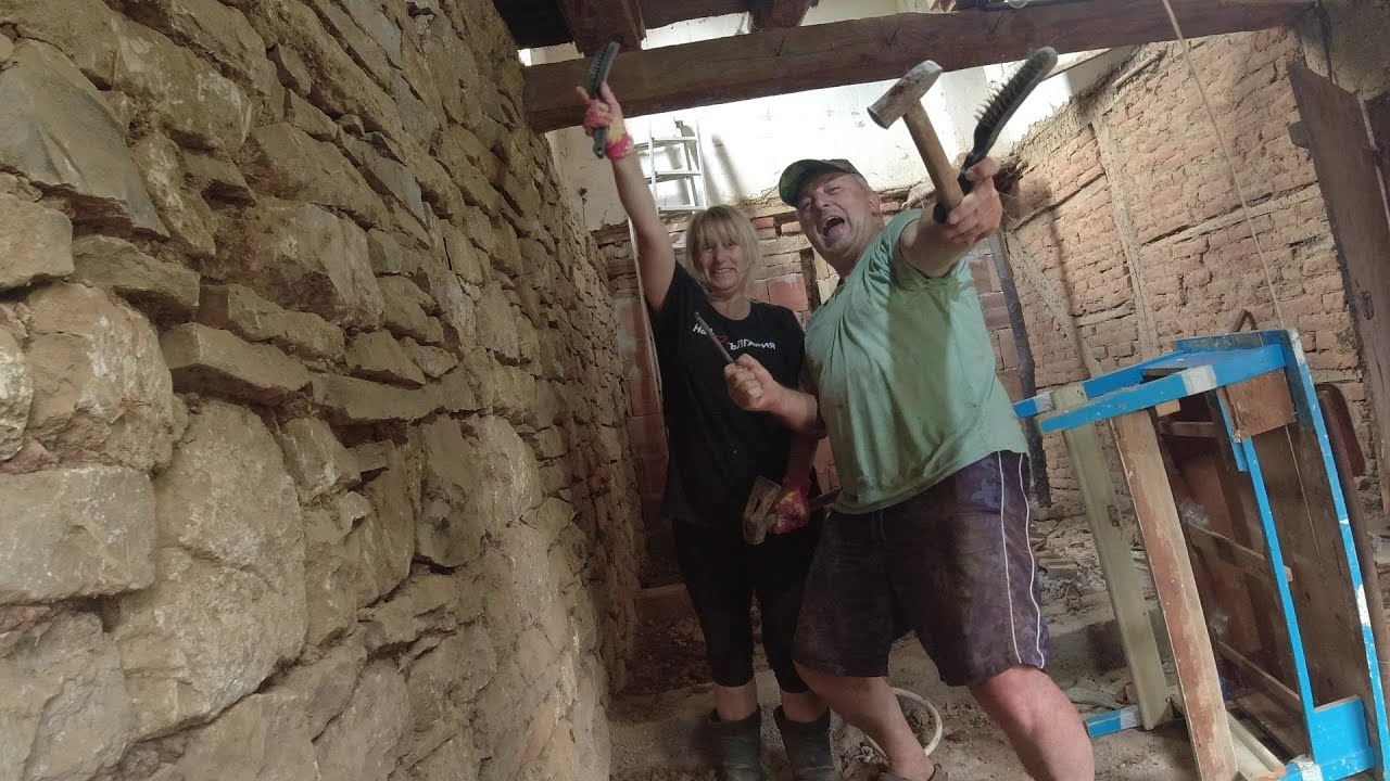 ЖИВОТ НА СЕЛО: Как подготвихме камъните за фугиране и завършихме поставянето на дограмата / LINE D5