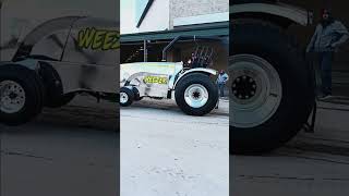 Keith Myers gives a 👍 as he makes his way into Freedom Hall! #shorts #johndeere #tractorpull #nfms25