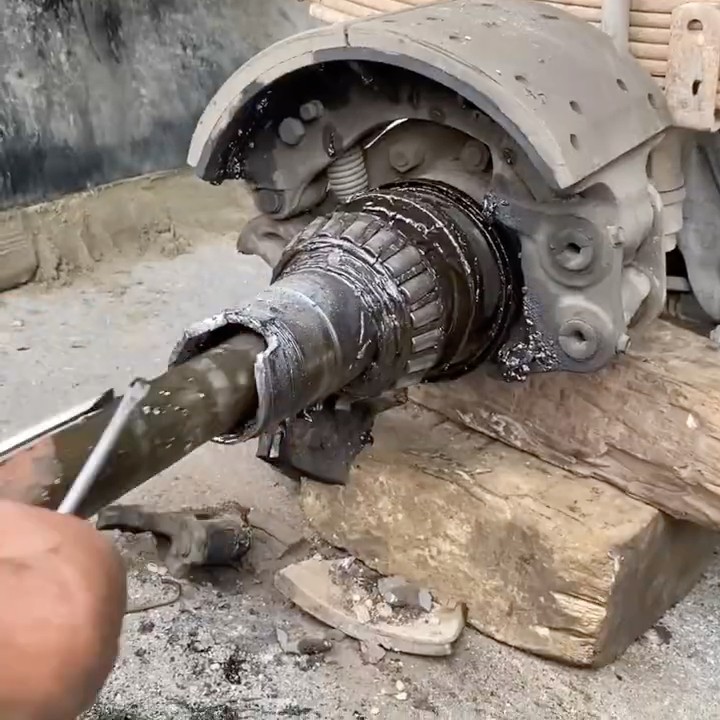 Emergency Dumper Truck Rear Broken Axle Repair on The Road || How To ...