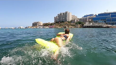 Spiaggia di San Giuliano e il nostro appartamento a Malta