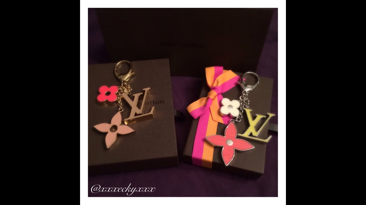 Unboxing/Reveal & Close up of My first Louis Vuitton Bag Charm! Fleur de  Monogram chain💗 