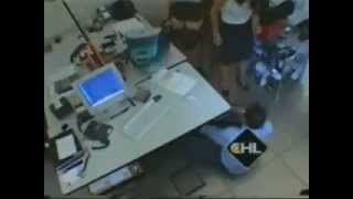 Filmando A Calcinha Por Debaixo Da Mesa - Youtube.flv