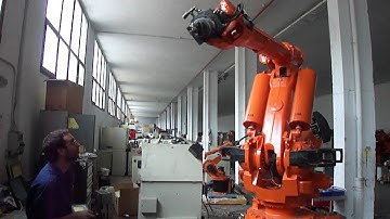 ABB IRB6400R M2000 used ABB robot at www.EUROBOTS.NET