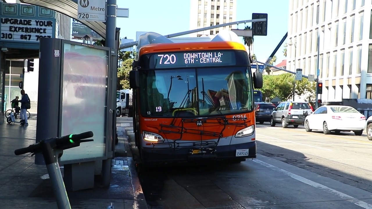 LACMTA 2019 New Flyer XN60 