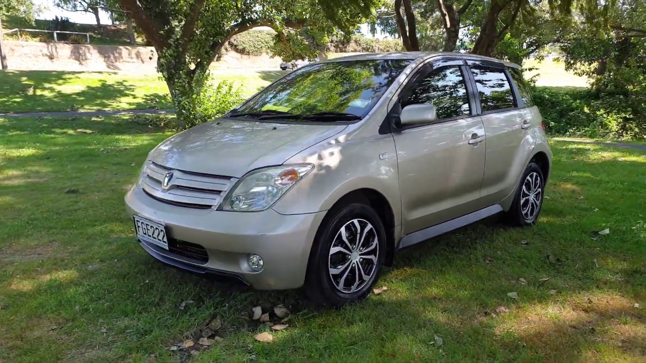 Toyota ist 2003
