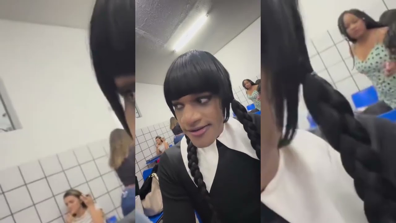 Junior caldeirão vai vestido de wandinha para uma faculdade 