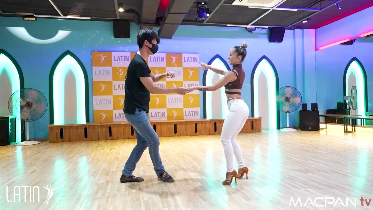 라켈 Raquel Bachata Lady Styling & Social Demo