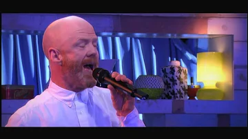 Jimmy Somerville "Don"t leave me this way" - C à vous - 09/03/2015