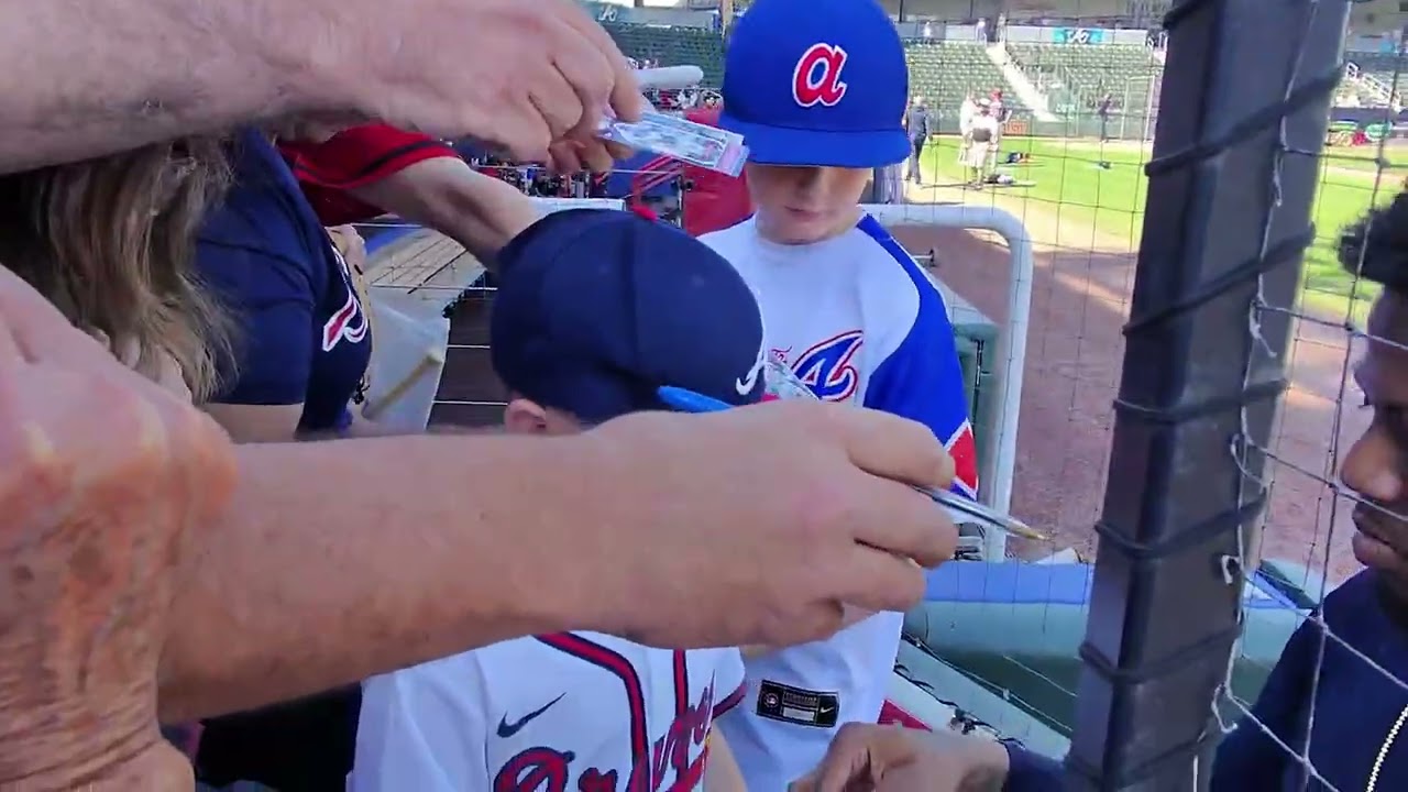 Ronald Acuña Jr Tried This 4 Times… Then Signed My Jersey (Atlanta Braves Spring Training 2026)