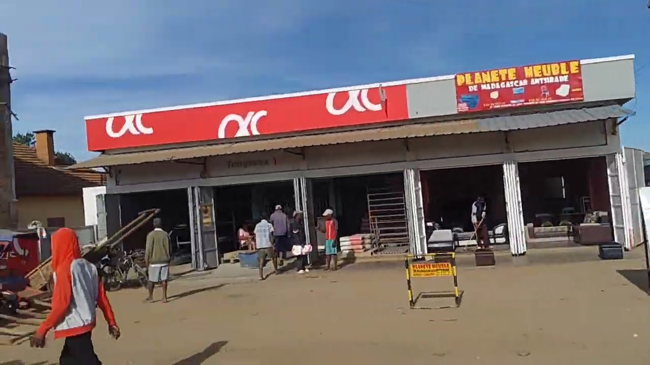 Ambavahadimangatsiaka by Antanivao Miarivola to Ambohimena - Streets view of Antsirabe Madagascar 