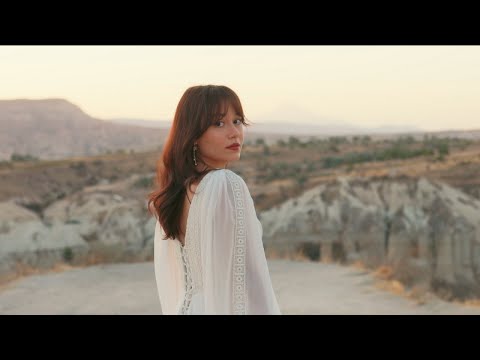 Ayça Özefe -