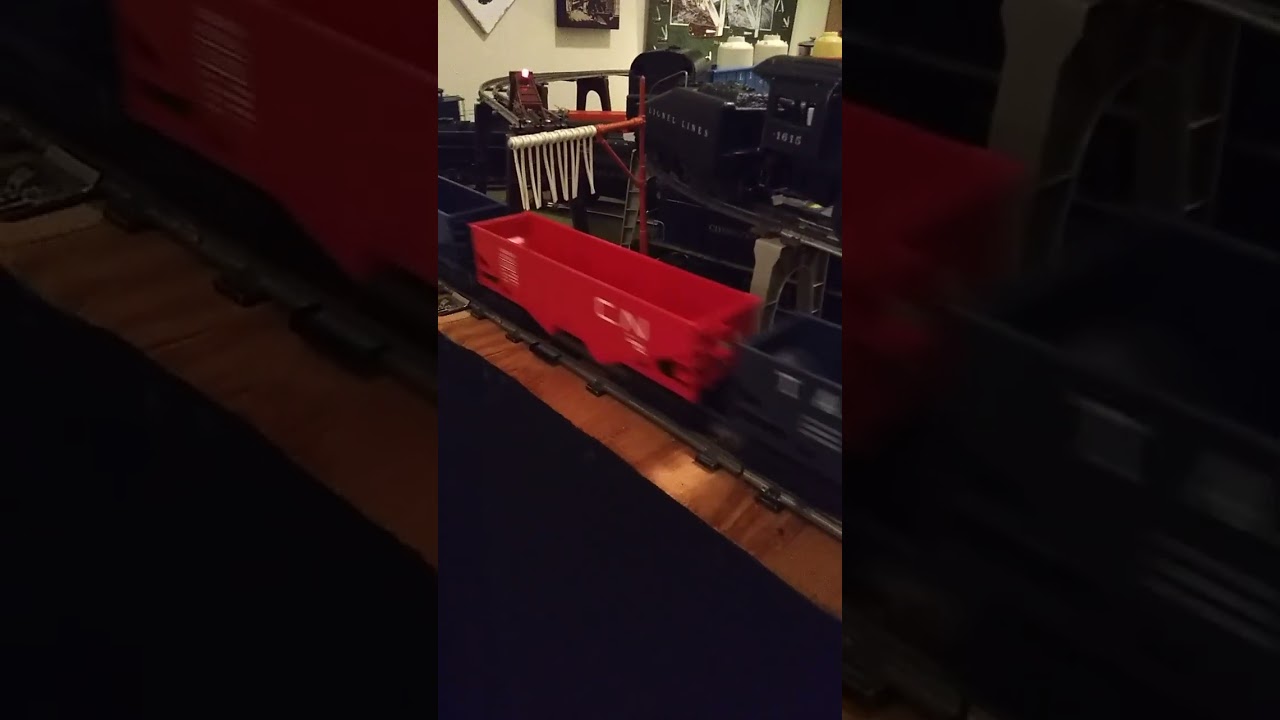 Lionel Santa Fe 8512 Dockside Switcher pulling freight @ Landmark Yards layout. 