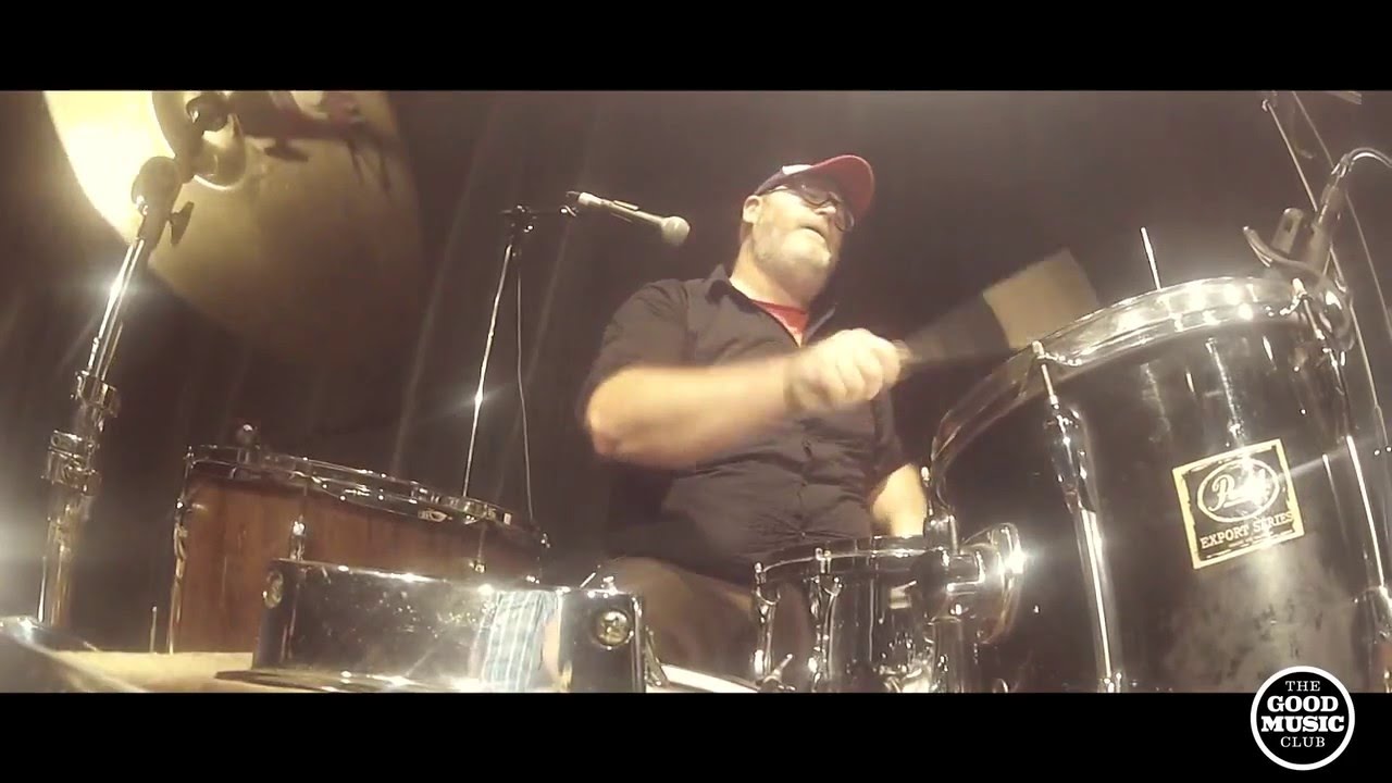MOONLIGHT TOWERS - Crawling Back LIVE at The Good Music Club camera iphone 8 plus apk