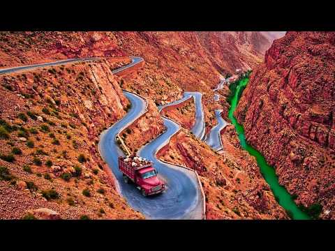 رحلة ذات مناظر خلابة اكتشف الجمال غير الواقعي لطريق الوادي مضيق دادس المغرب