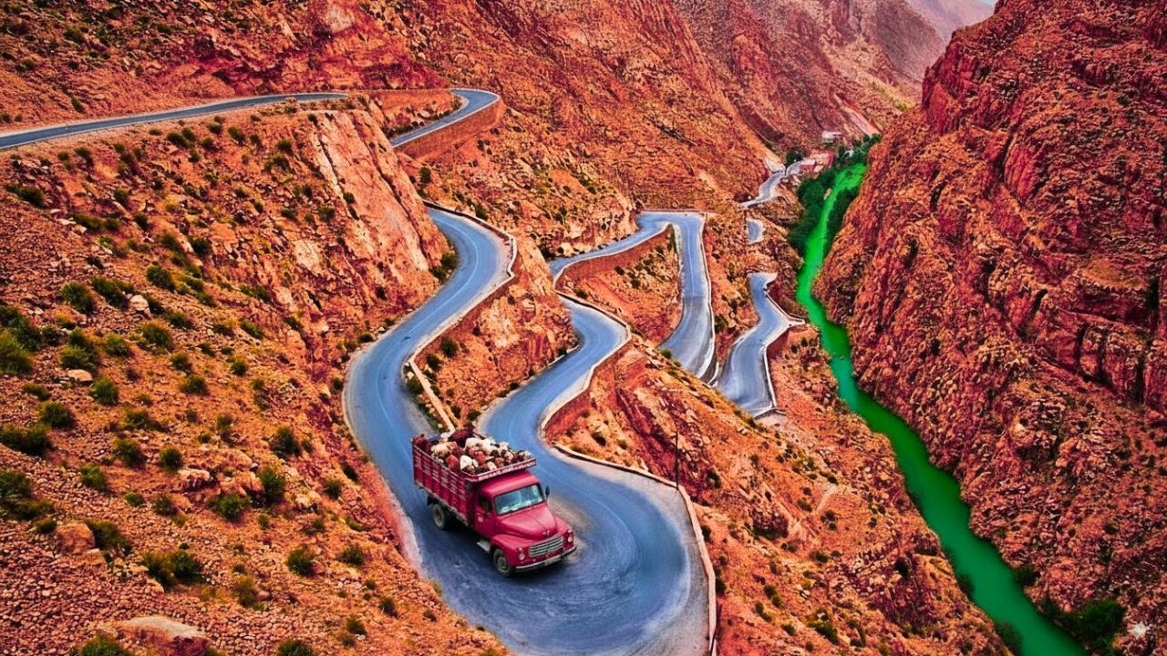 Живописная поездка 🚗 Откройте для себя невероятную красоту каньонной дороги 🏜️Ущелья Дадес | Марокко