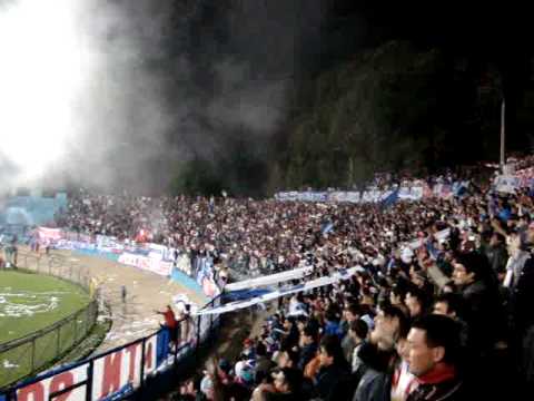 Watch the video for Salta en el tablon