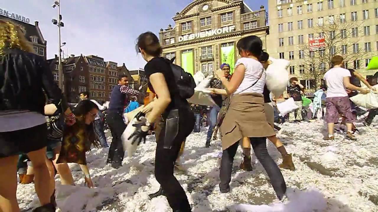 Official International Pillow Fight Day in HD - Dam Square, Amsterdam, The Netherlands - FIGHT!