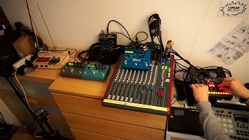 Test the drone mode on my Erica Synths DB 01 Bassline with Strymon effect pedals