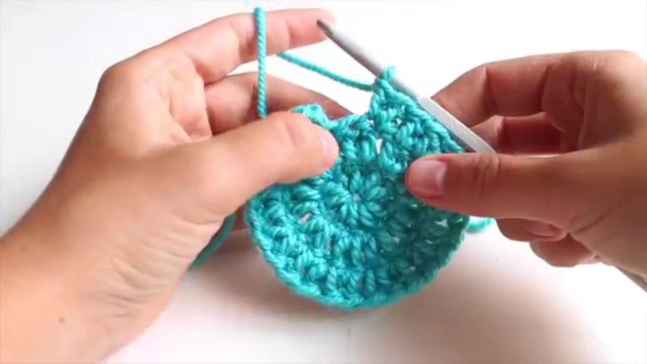 Resultado de imagen para imágenes tejiendo a crochet