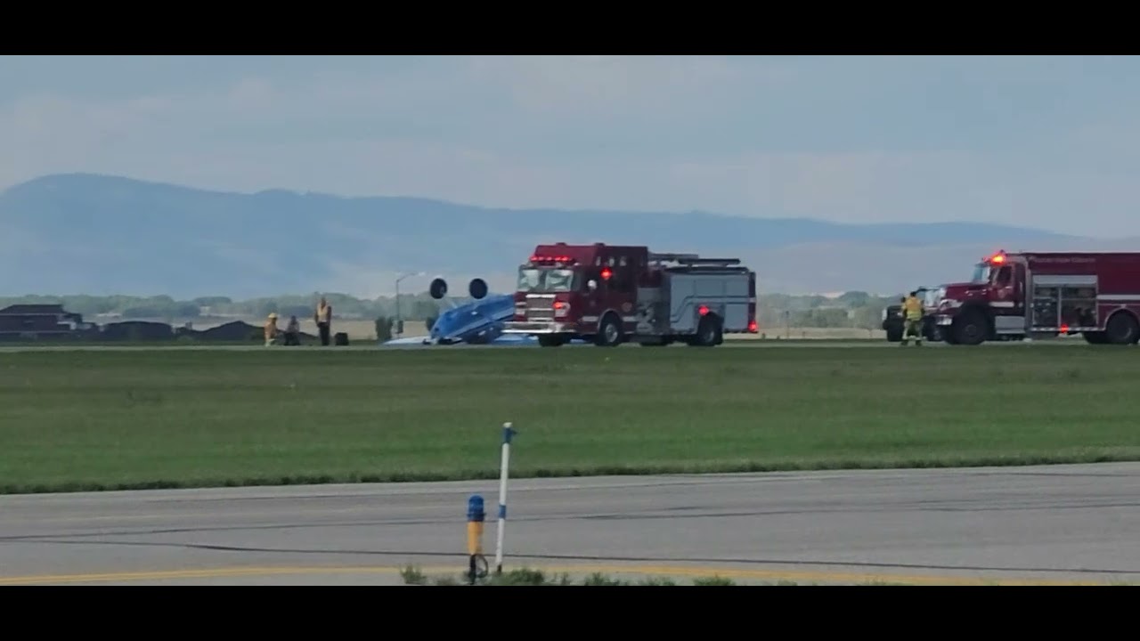 Small plane crash - Springbank Airport, Calgary, Alberta, 🇨🇦.
