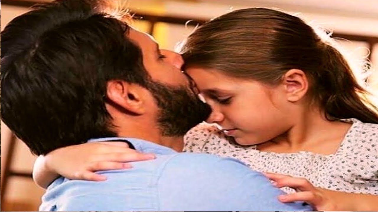 shahid afridi latest pictures with his daughters