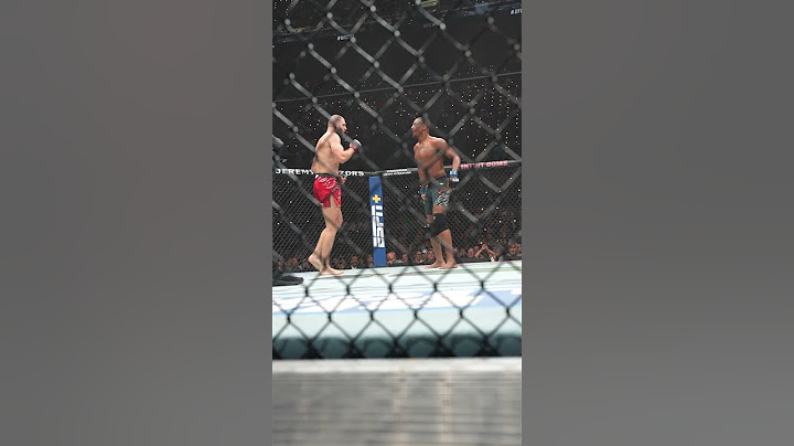 Jiri Prochazka knocks down Jamahal Hill to secure a TKO victory