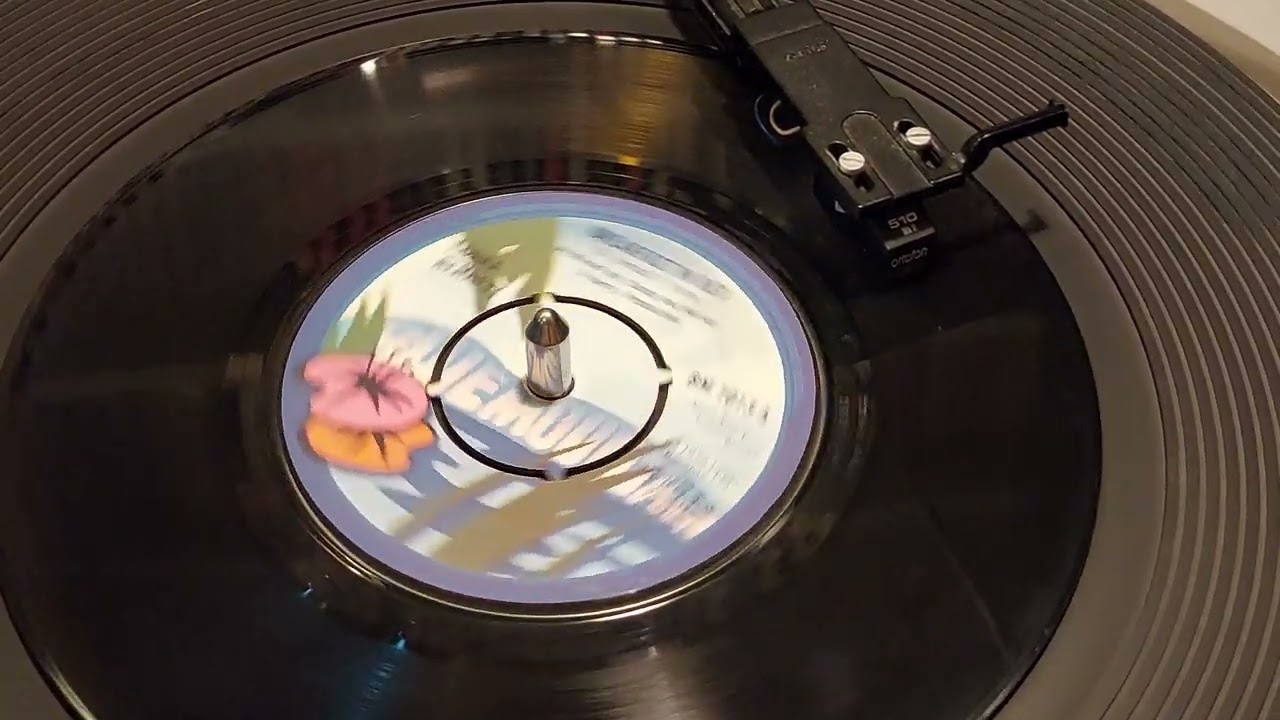 Lorna Bennett - Breakfast In Bed - Reggae - 45 rpm Vinyl - YouTube