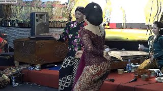 Mba Lian sindu goyang lengger manjakan mata kaum Adam