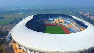 Mantap Rumput Lapangan Utama Stadion Gbla Hijau Rata