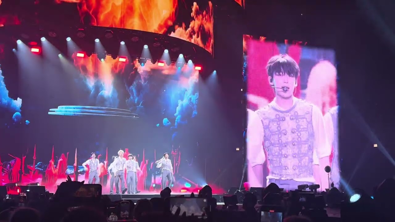 ENHYPEN WORLD TOUR ‘WALK THE LINE’ IN CHICAGO - Bad Desire (With or Without You)