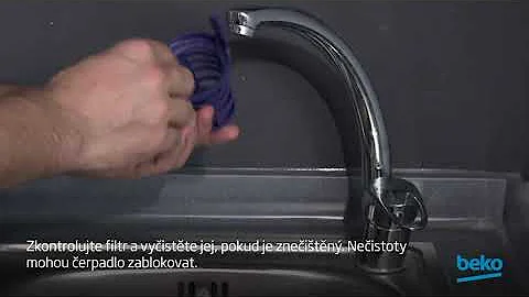 Proč se voda hromadí v myčce?