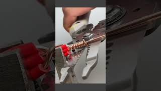 Learn how to twist three cables together using only your hands #electrical #wiring #DIYtips #shorts