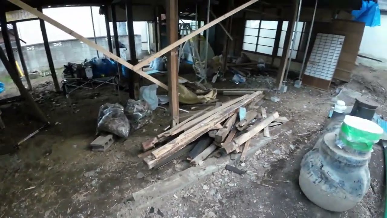 壁無くなってない？【廃墟再生DIY#22】築70年以上の空き家をDIYでフルリノベーション🔨