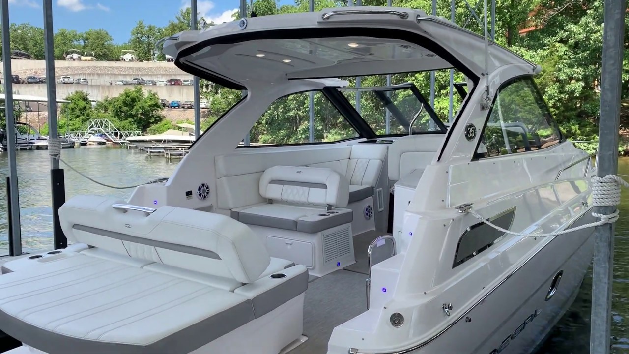 Regal 35 Sport Coupe 2020 года (#2463) в автосалоне Kelly's Port (www.KellysPort.com)