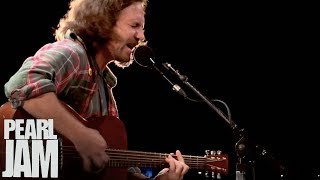 "Far Behind" (Live) - Eddie Vedder  - Water on the Road chords