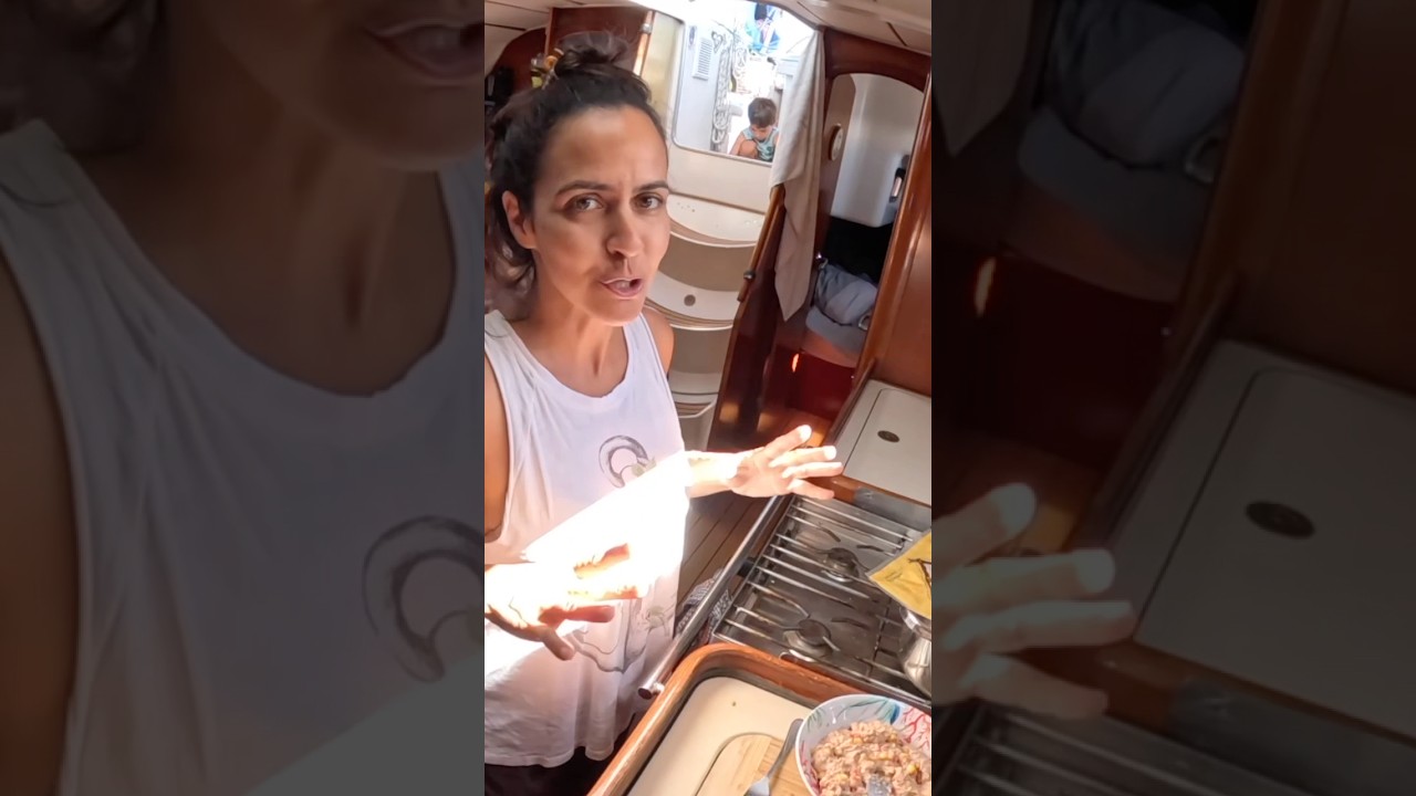 ⁣Acompanhe nossa vida morando a bordo de um veleiro e dando uma volta ao mundo! #veleiroliberdade